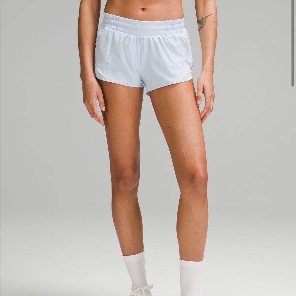 2.5” Hotty Hot shorts 🩵